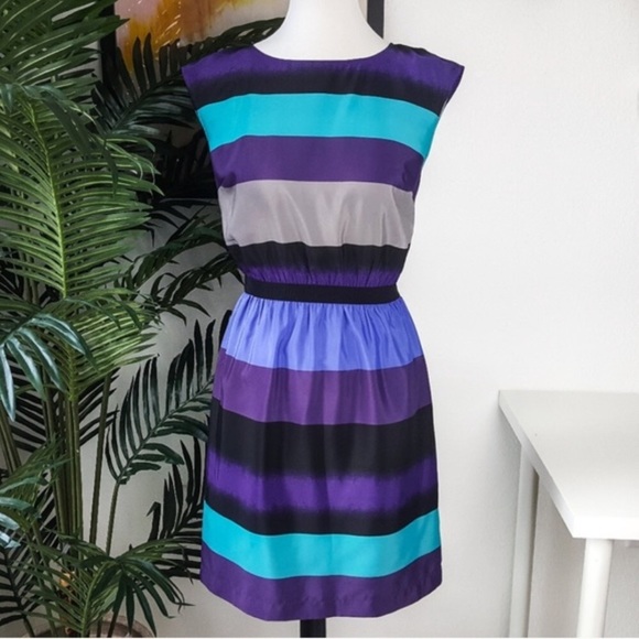 Striped dress 👗 - Picture 1 of 6